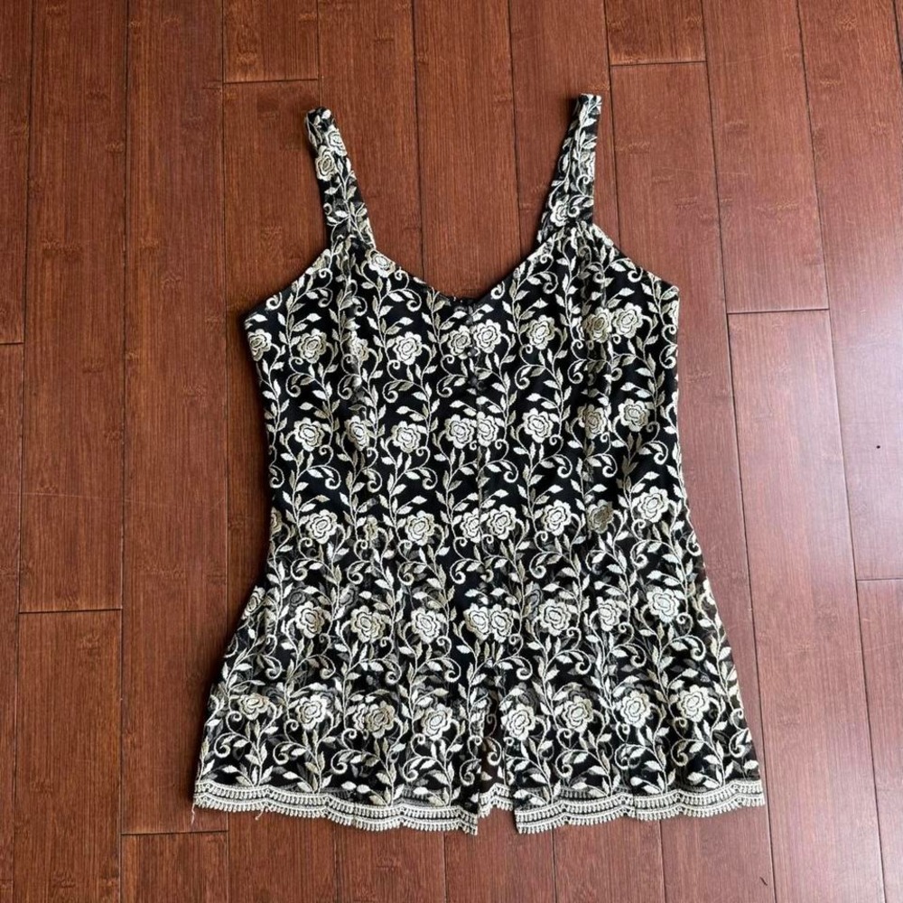 Vintage Black and Gold Tank - Picture 2 of 8
